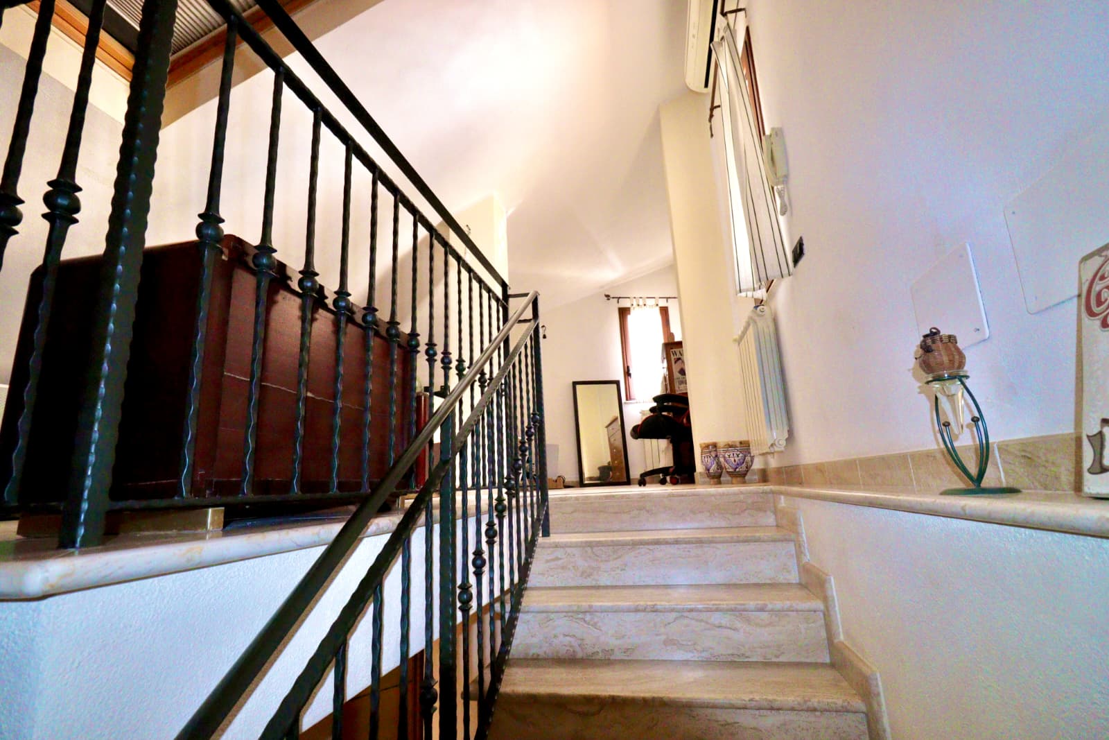 Via Miceli, rifinita abitazione indipendente con piano cottura in muratura e box auto