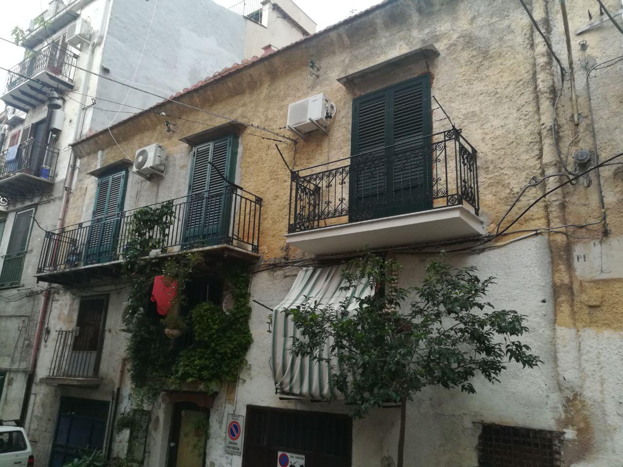 Via Antonio Veneziano, luminoso appartamento