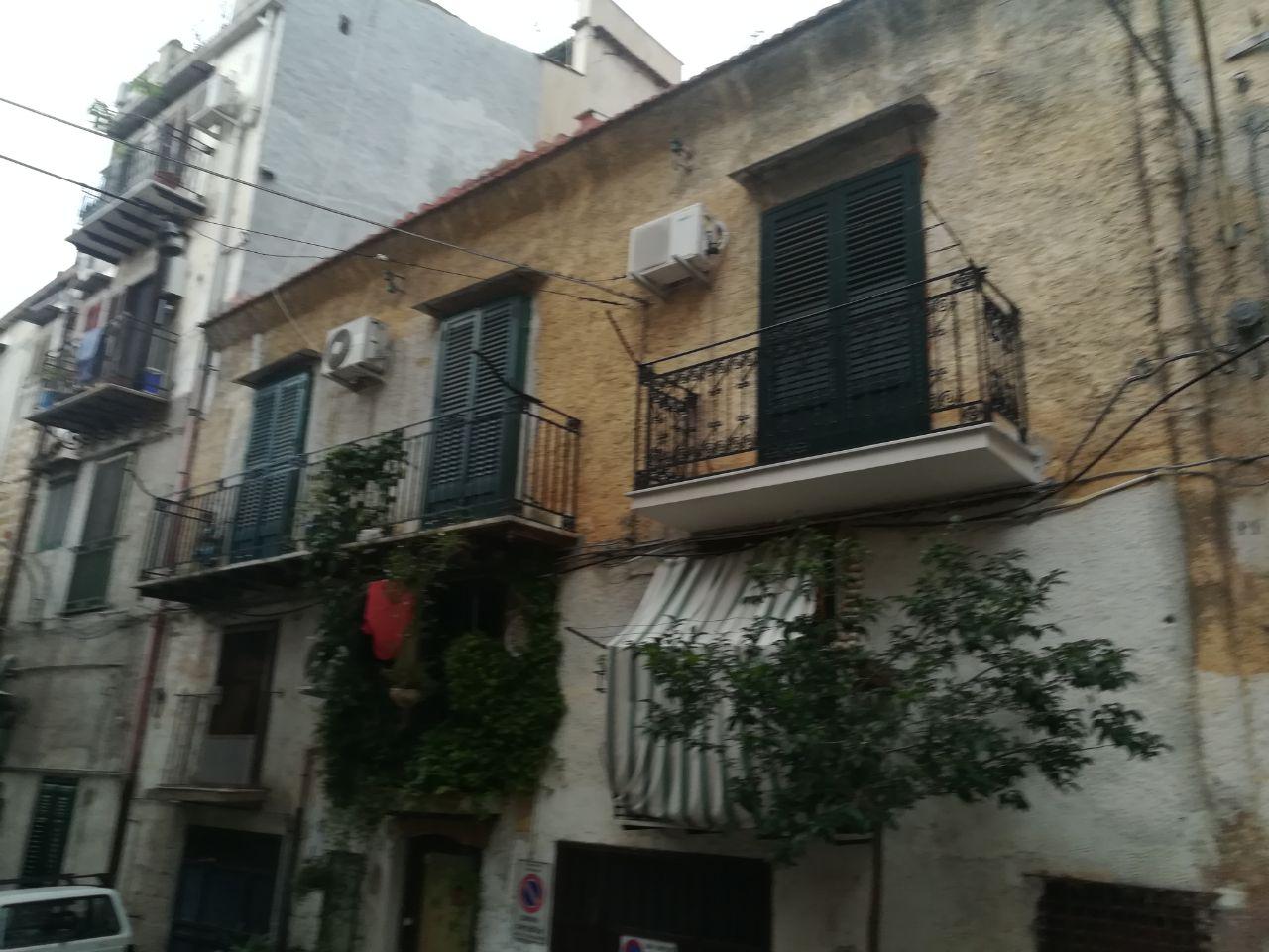 Via Antonio Veneziano, luminoso appartamento