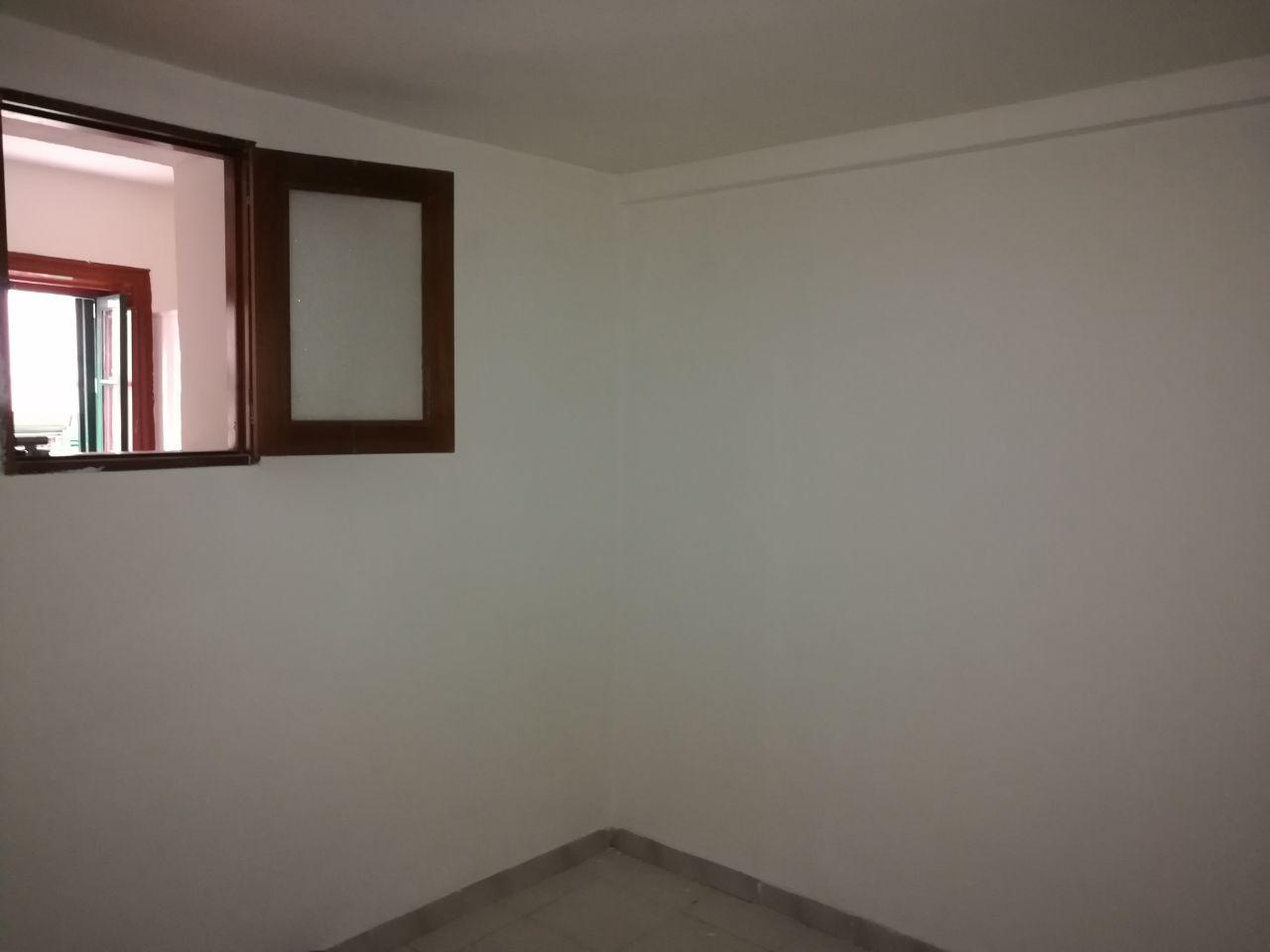 Via Antonio Veneziano, luminoso appartamento