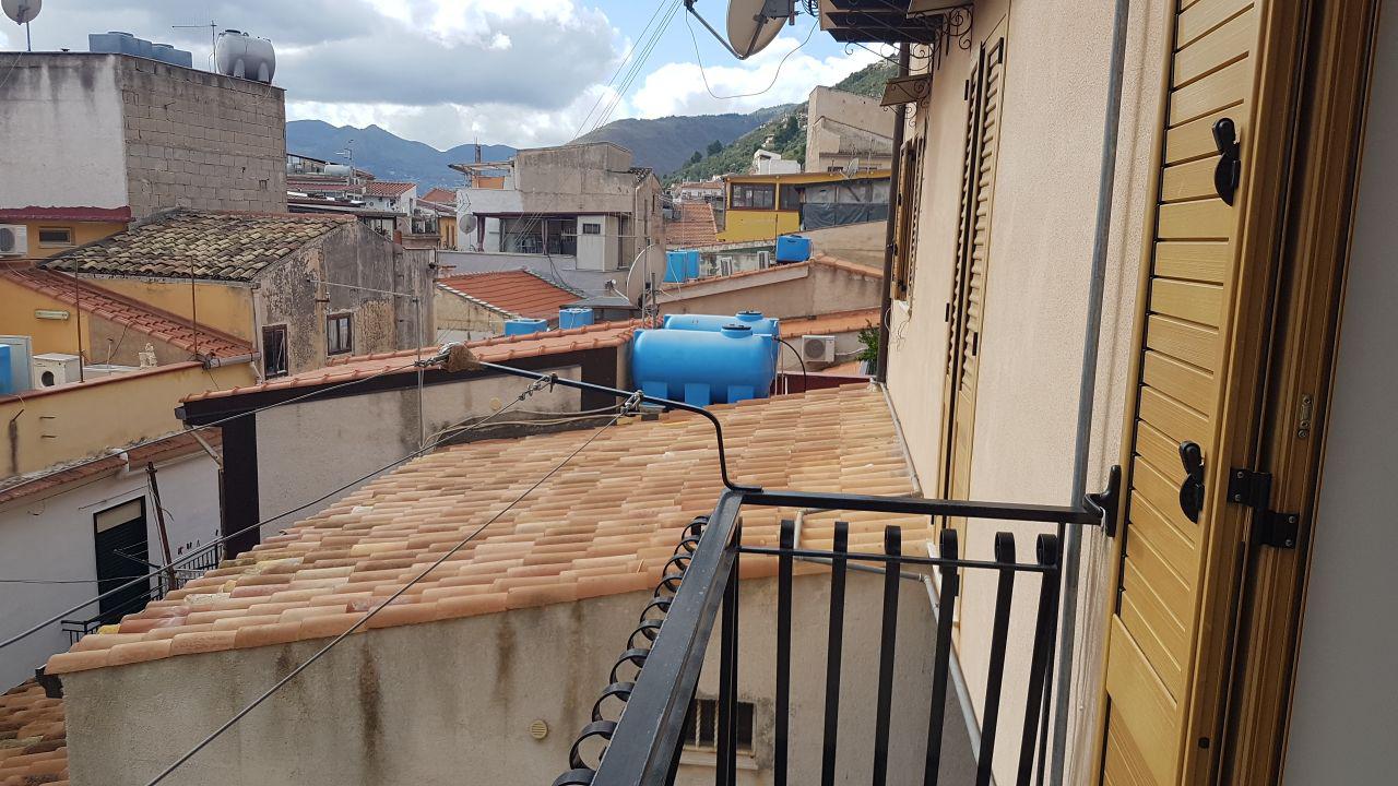 Salita Sant'Antonino 3vani con terrazzo posto auto