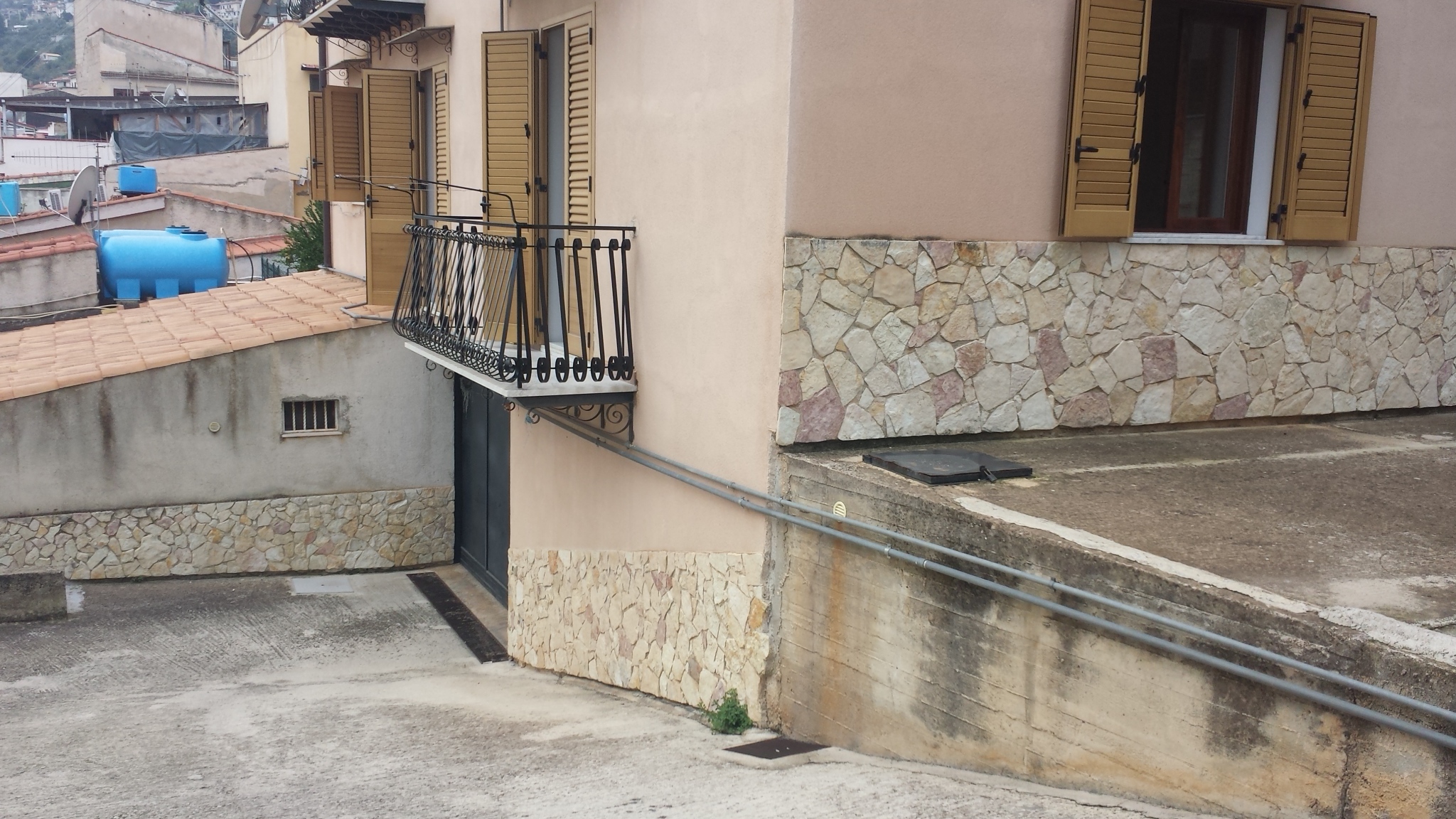 Salita Sant'Antonino 3vani con terrazzo posto auto