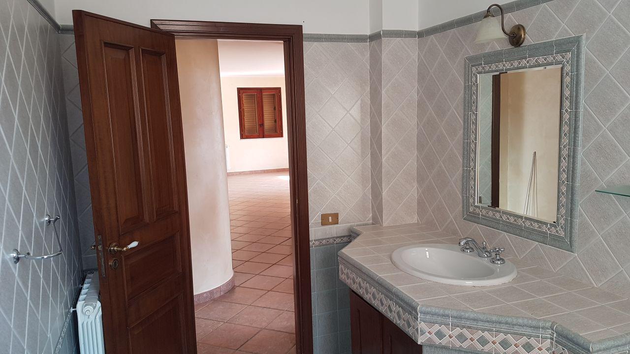 Salita Sant'Antonino 3vani con terrazzo posto auto