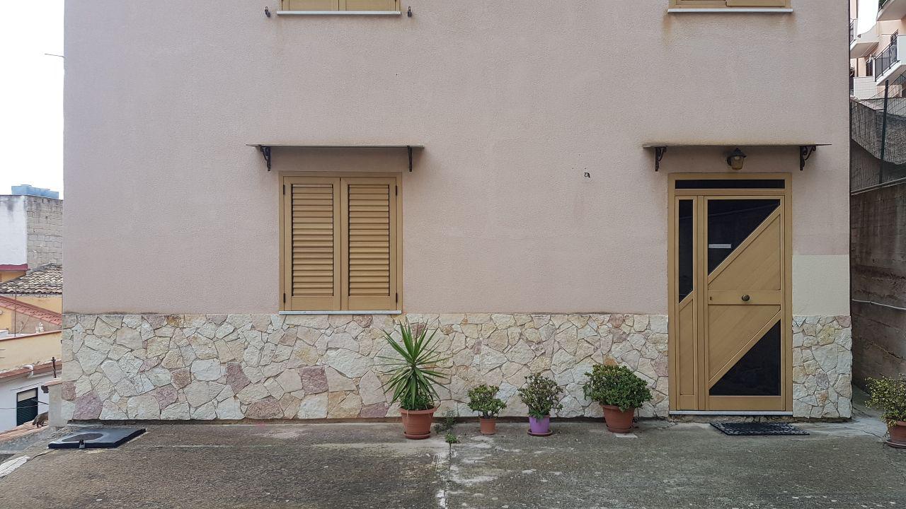 Salita Sant'Antonino 3vani con terrazzo posto auto