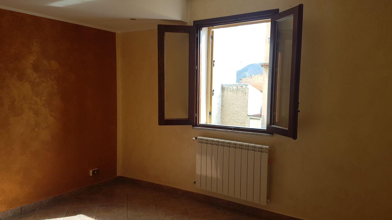 Salita Sant'Antonino 3vani con terrazzo posto auto