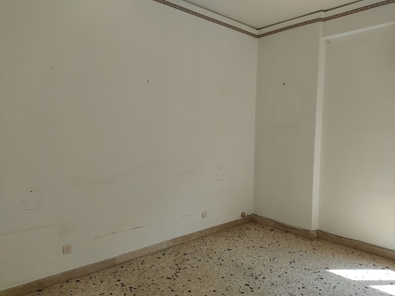 Via Venero, 2 vani, cucina abitabile e ripostiglio