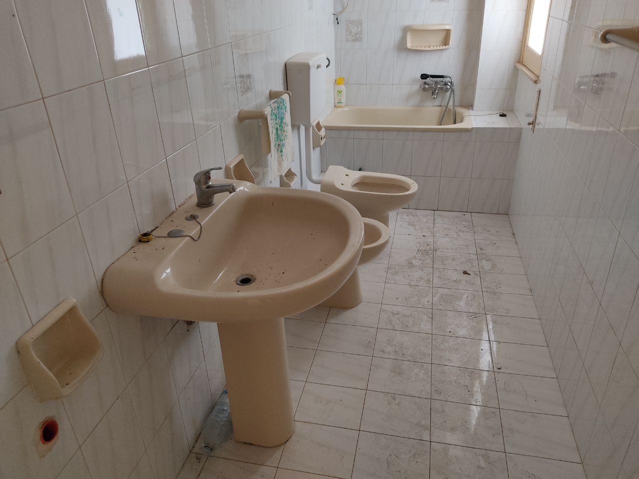 Via Venero, 2 vani, cucina abitabile e ripostiglio