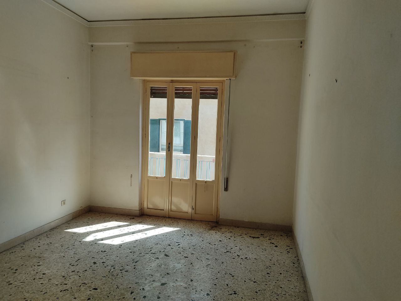 Via Venero, 2 vani, cucina abitabile e ripostiglio