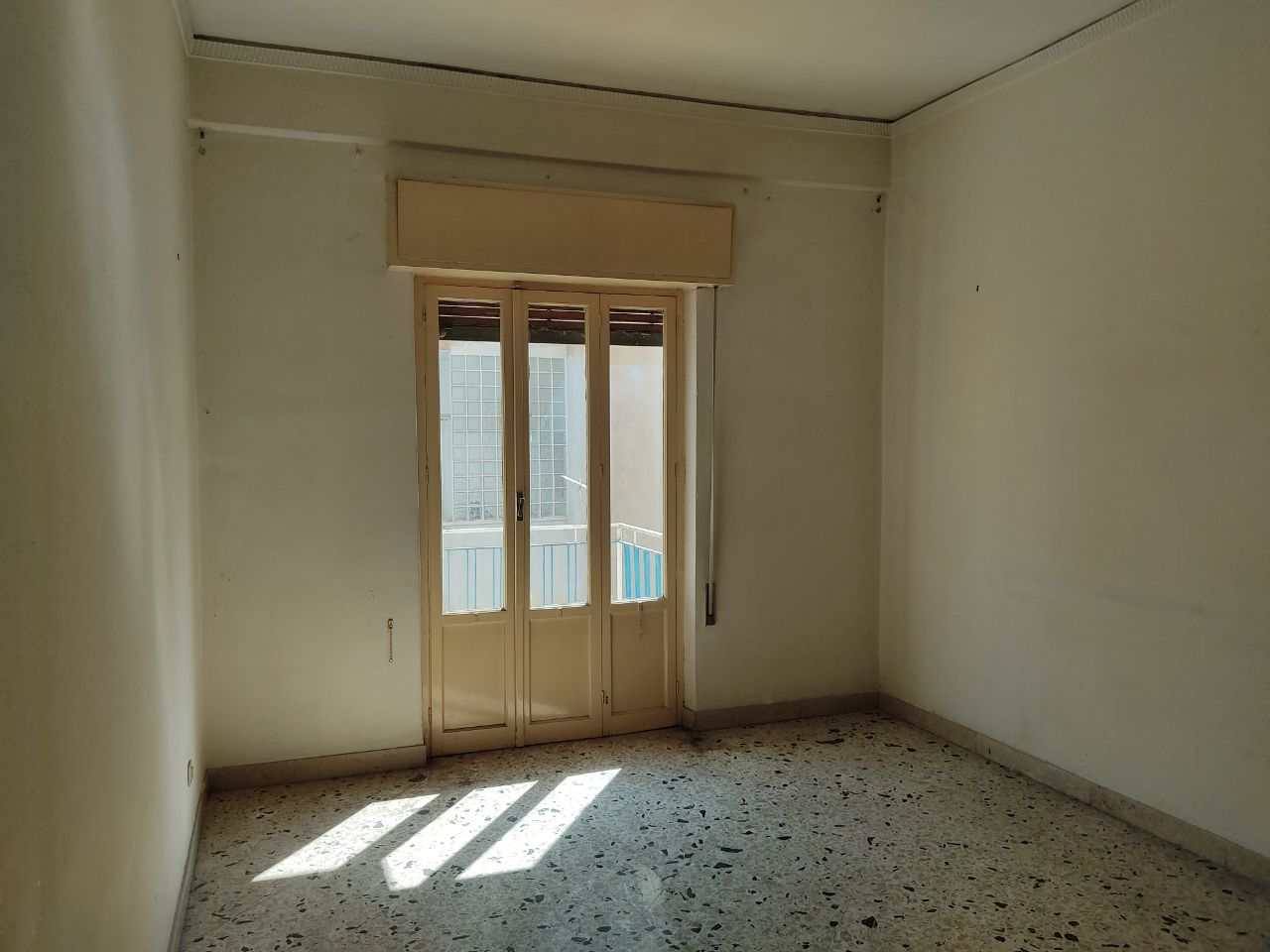 Via Venero, 2 vani, cucina abitabile e ripostiglio