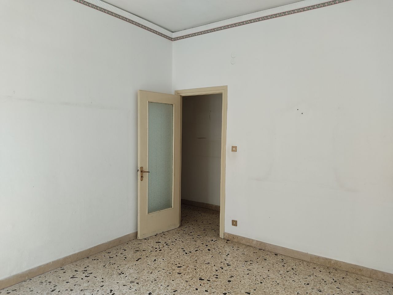 Via Venero, 2 vani, cucina abitabile e ripostiglio