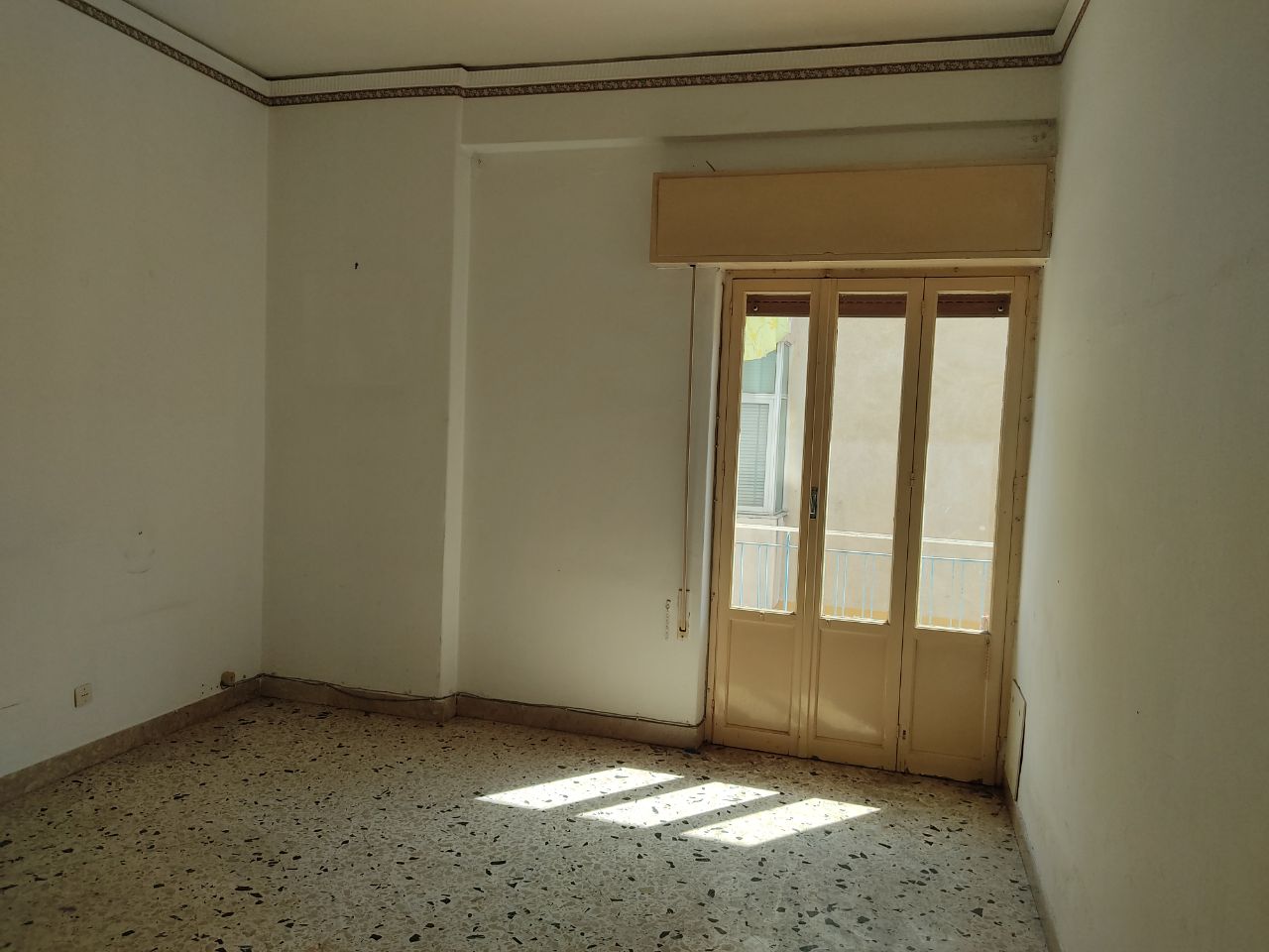 Via Venero, 2 vani, cucina abitabile e ripostiglio