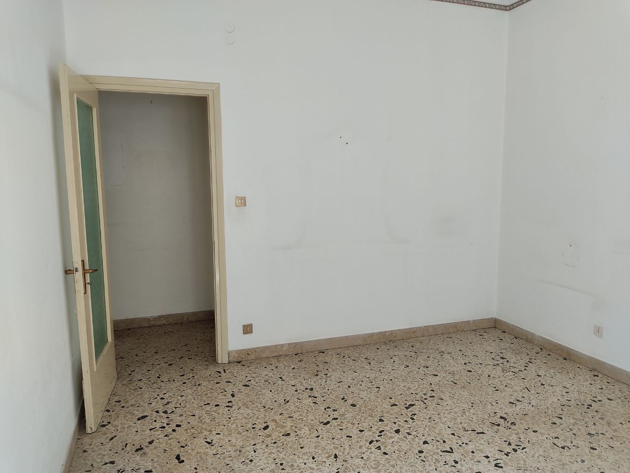 Via Venero, 2 vani, cucina abitabile e ripostiglio