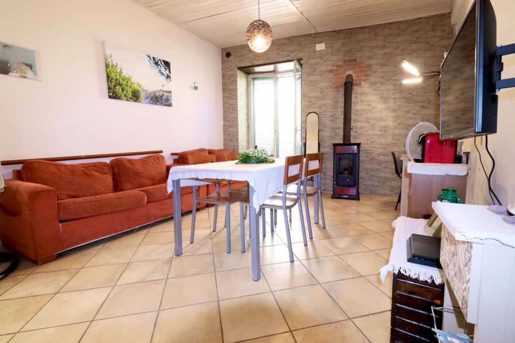 Corso Calatafimi, 2 locali arredato utilizzabile anche come investimento
