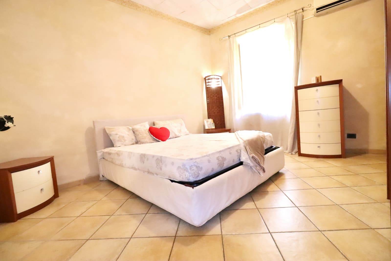 Corso Calatafimi, 2 locali arredato utilizzabile anche come investimento