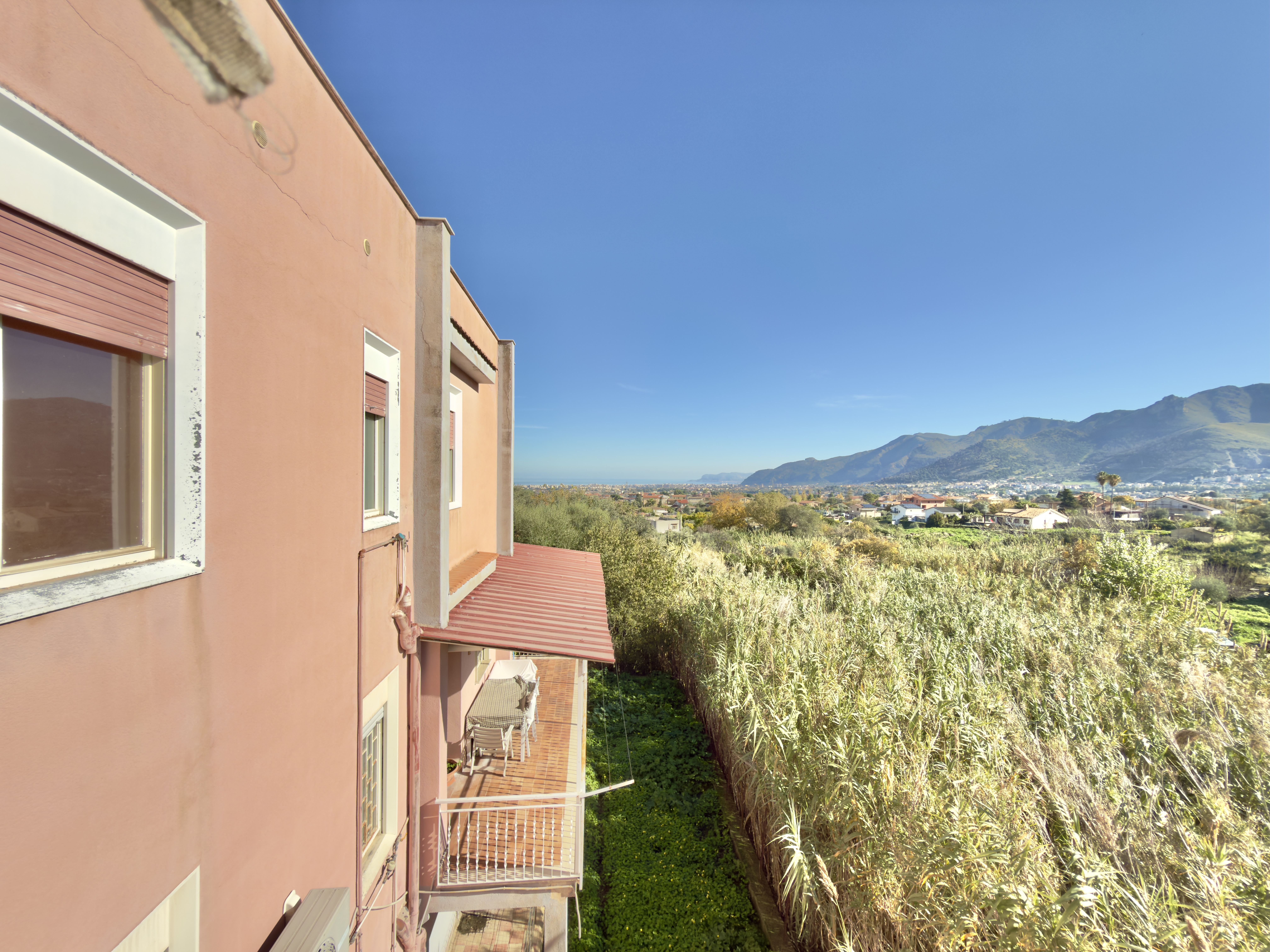 Via Santa Liberata, 3 locali in villa con giardino