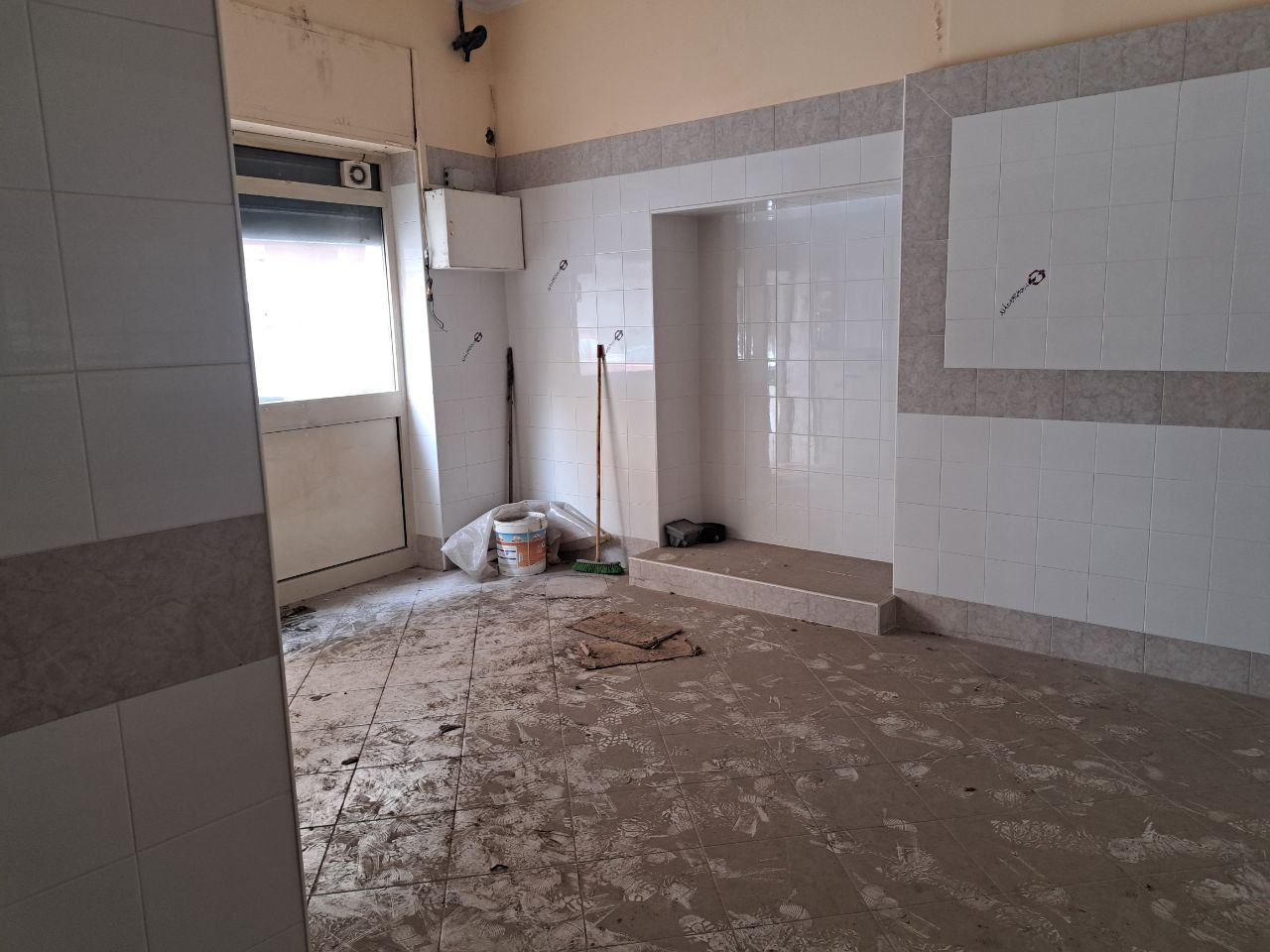 Via Venero locale in buona posizione ristrutturato