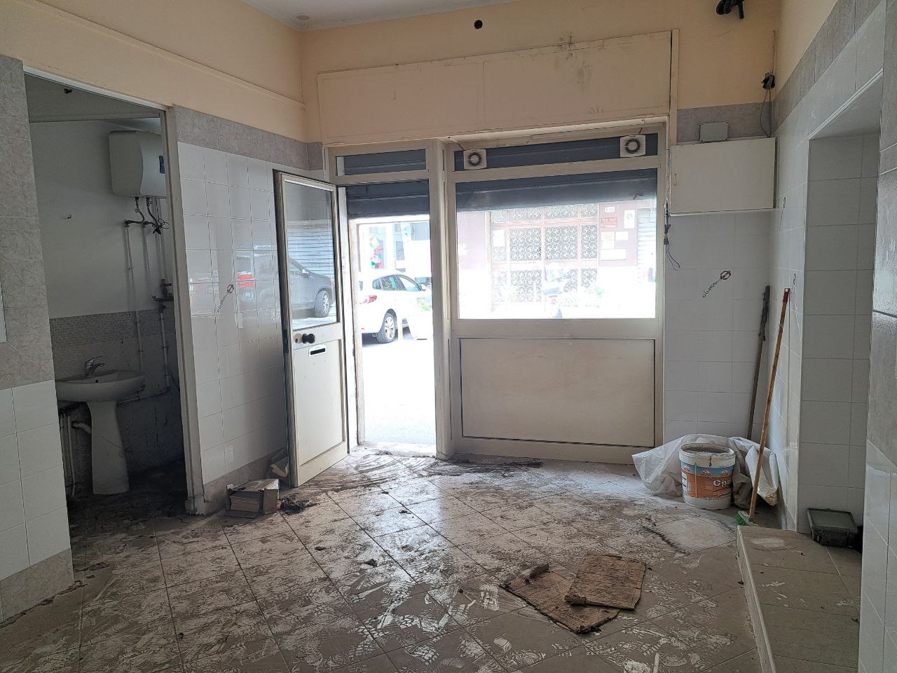 Via Venero locale in buona posizione ristrutturato