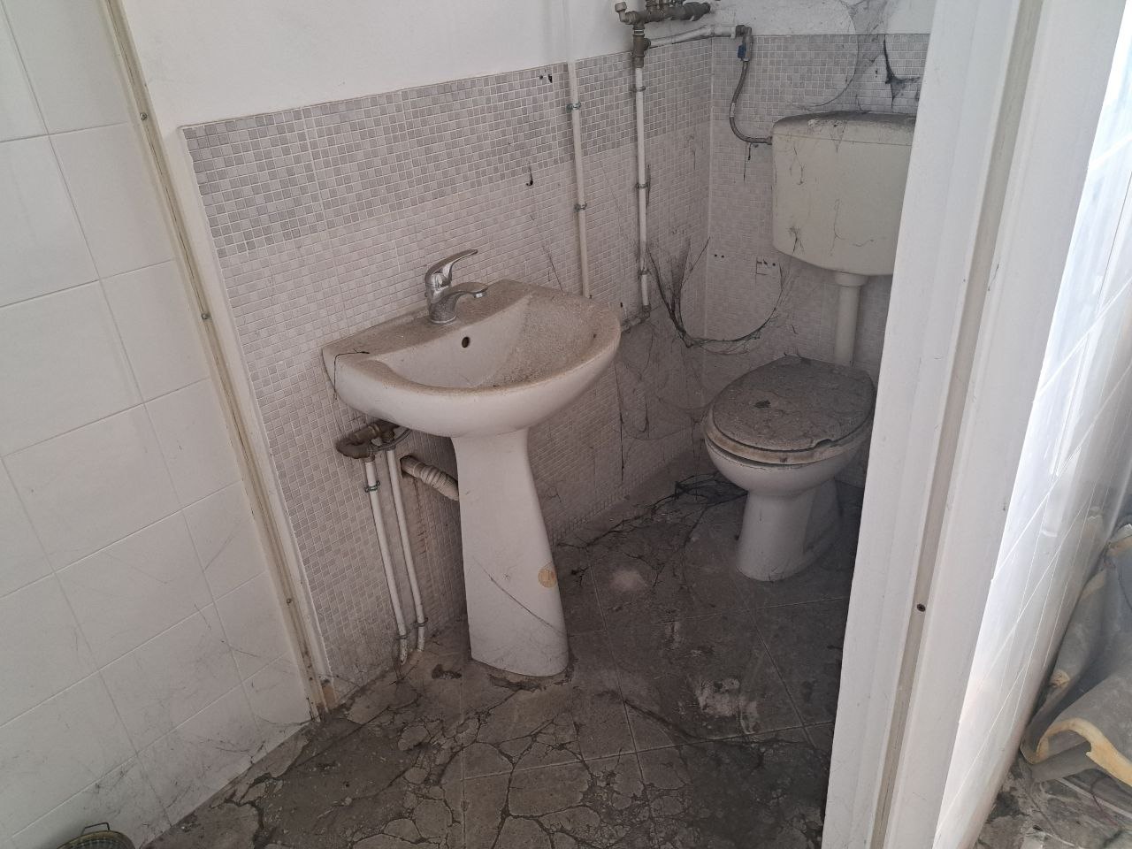 Via Venero locale in buona posizione ristrutturato