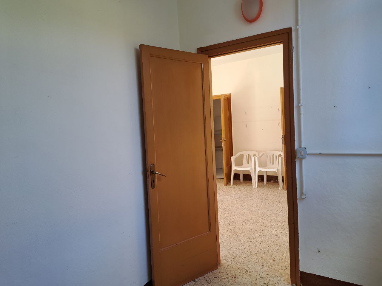 Via E. Cretazze, villino bifamiliare con magazzino