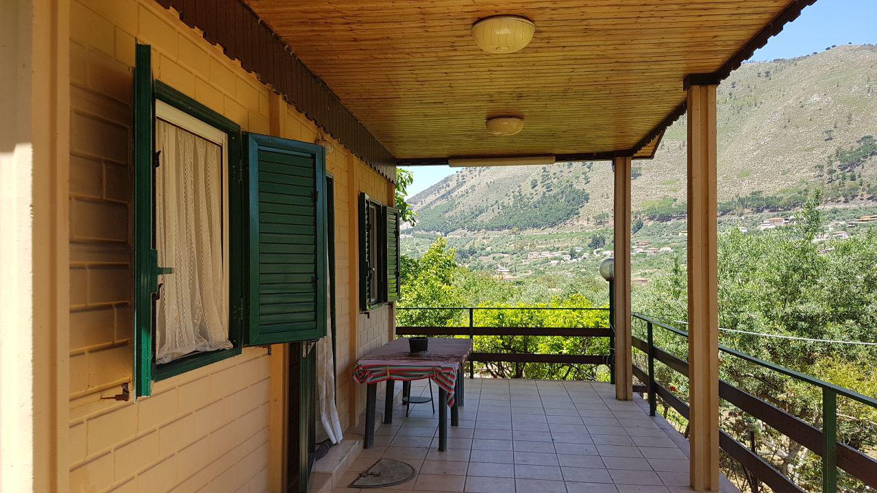 Strada Vicinale Barone, villino per villeggiatura