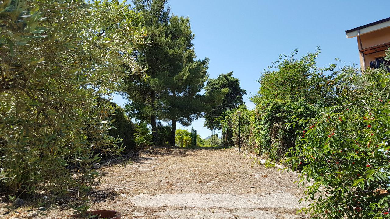 Strada Vicinale Barone, villino per villeggiatura