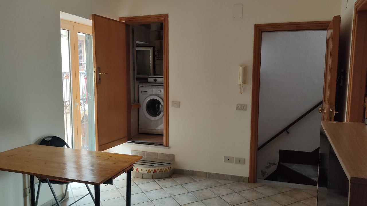 Via Odigitria, 2 locali arredato in centro storico