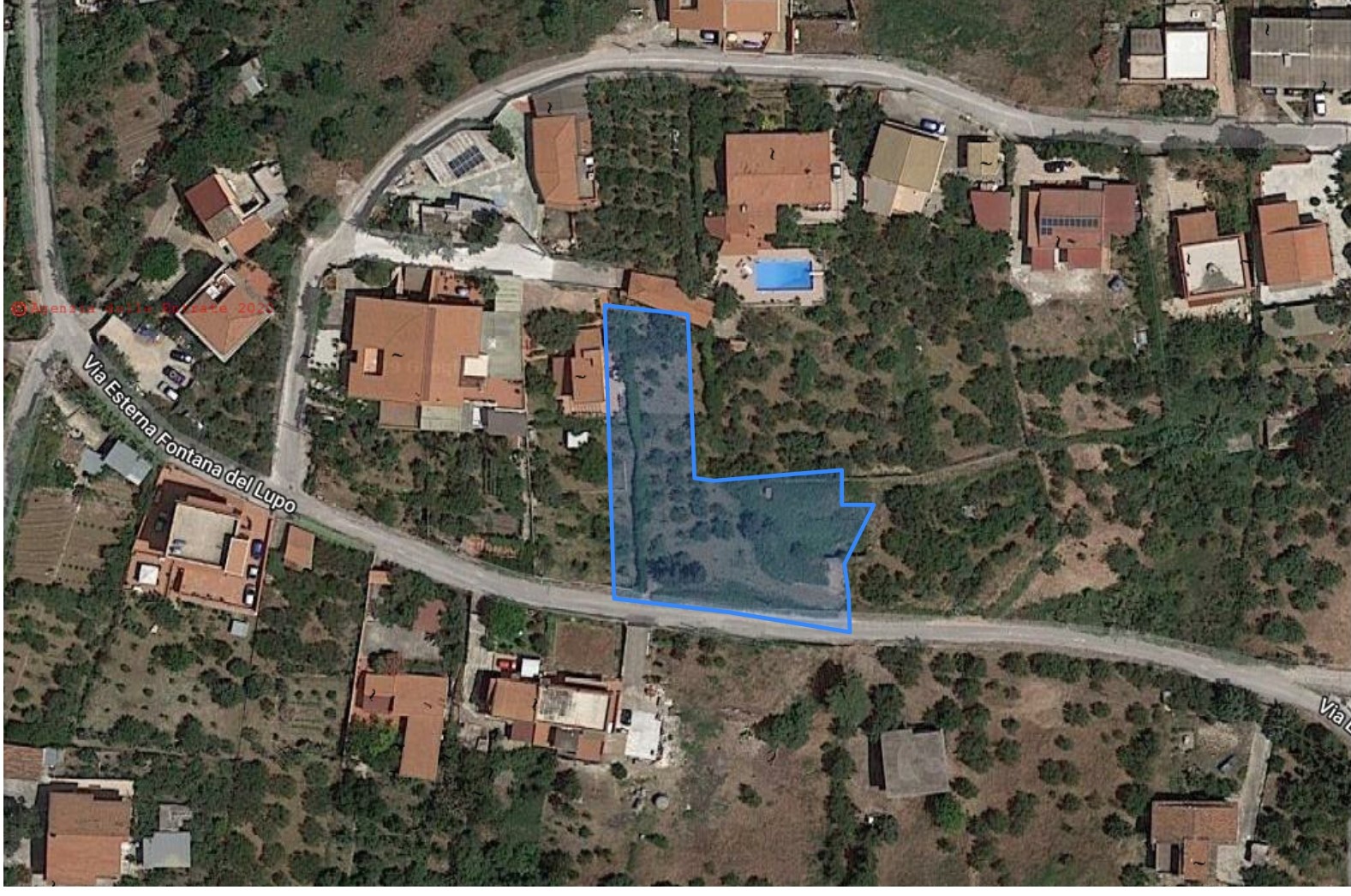 Via Fontana del Lupo terreno con fabbricato rurale