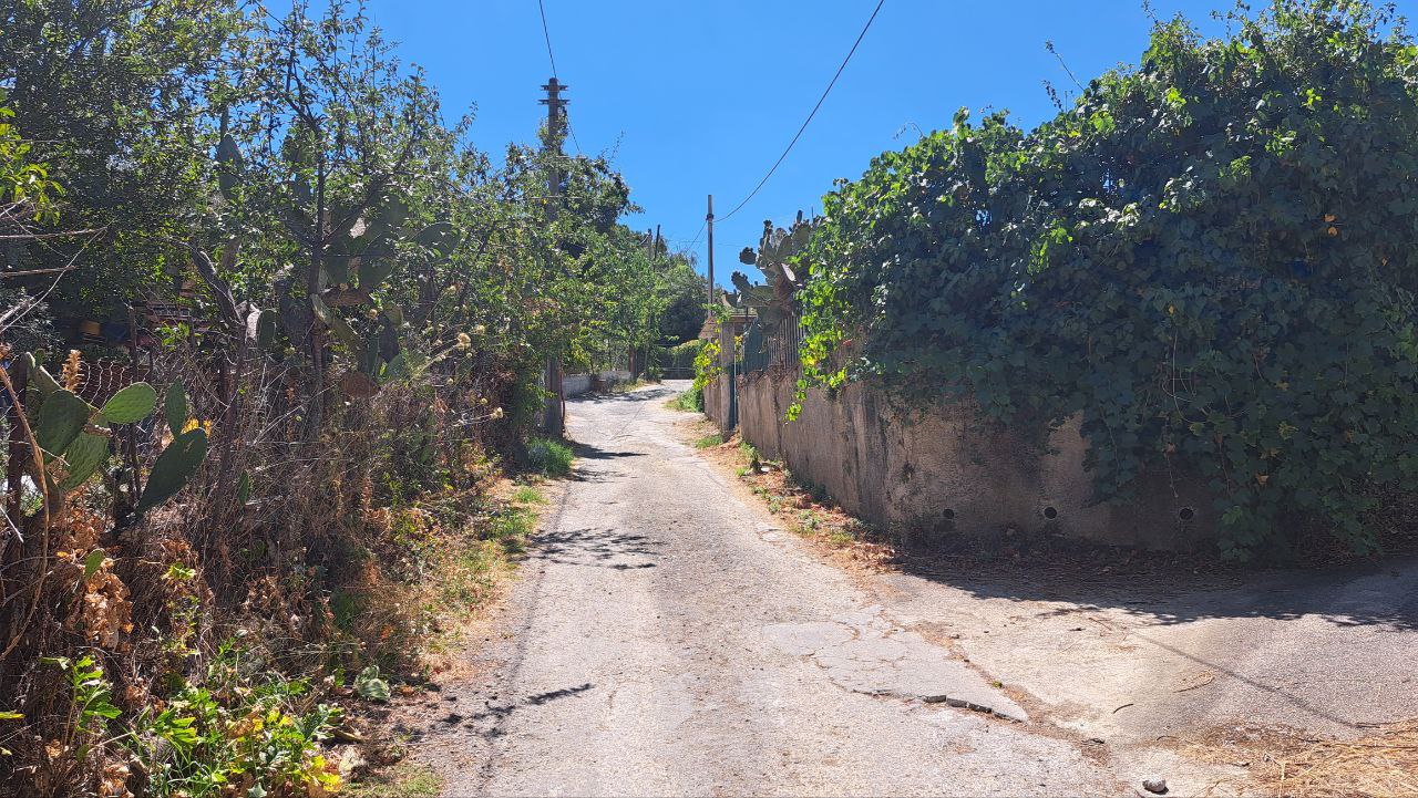 Via Esterna Sant'Elia villino con cucina abitabile