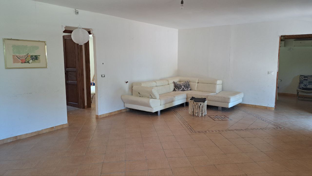 Via Esterna Sant'Elia villino con cucina abitabile
