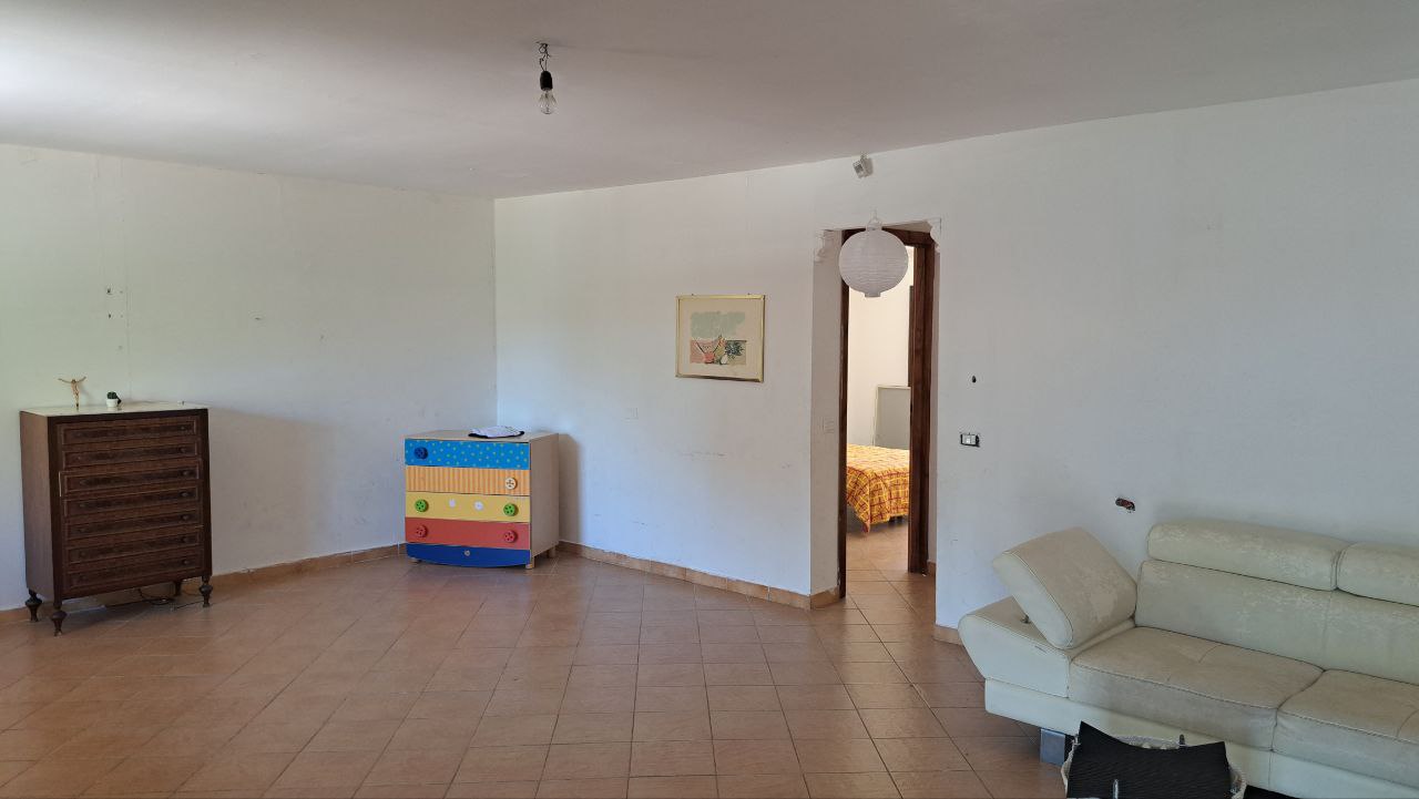 Via Esterna Sant'Elia villino con cucina abitabile
