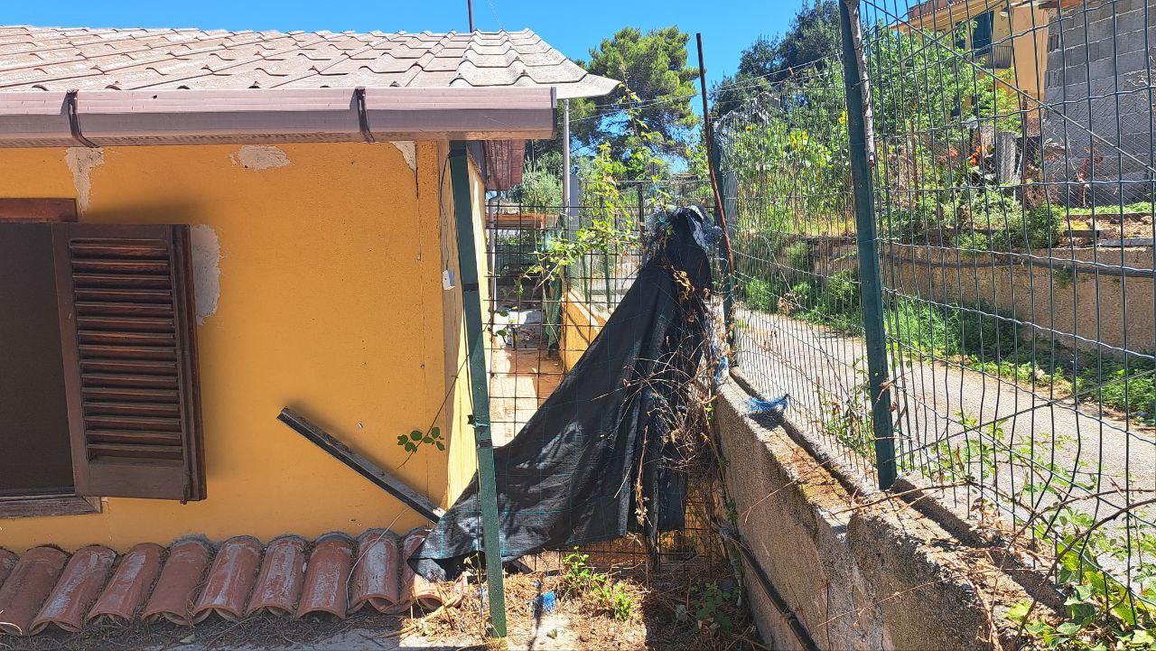Via Esterna Sant'Elia villino con cucina abitabile