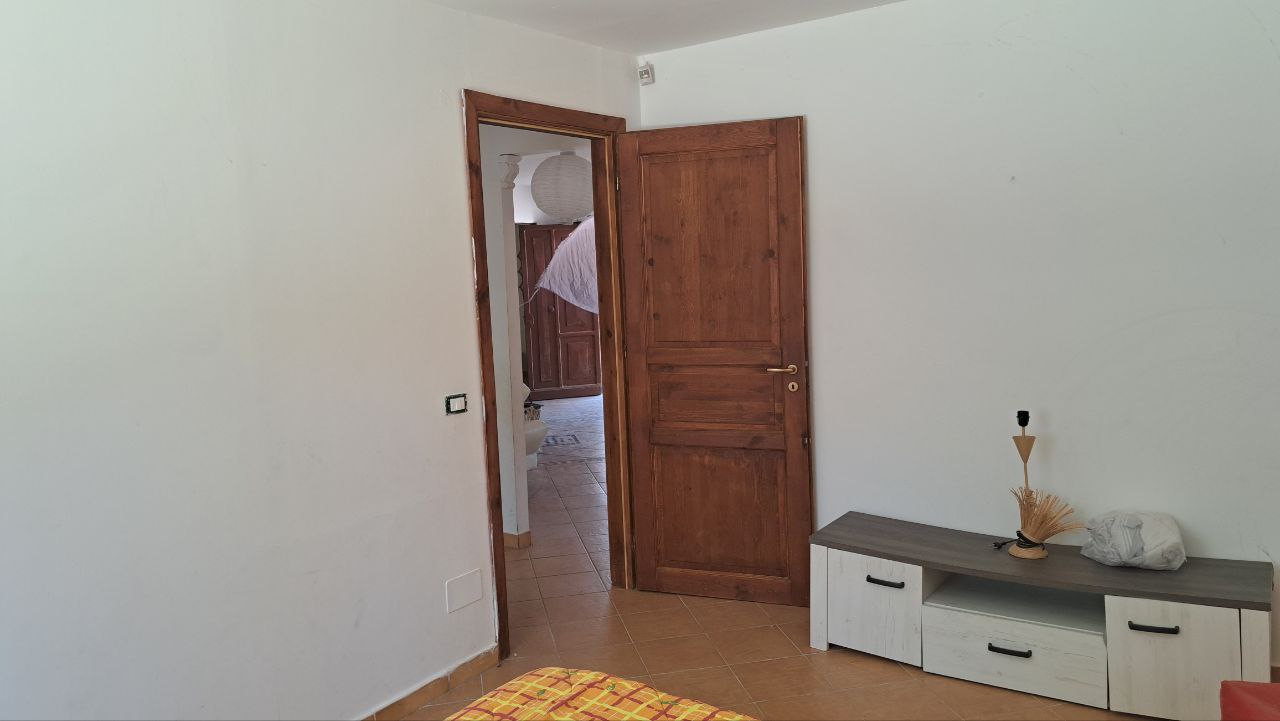 Via Esterna Sant'Elia villino con cucina abitabile