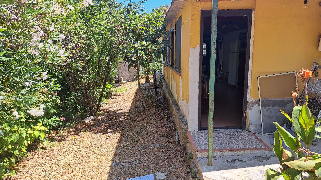 Via Esterna Sant'Elia villino con cucina abitabile
