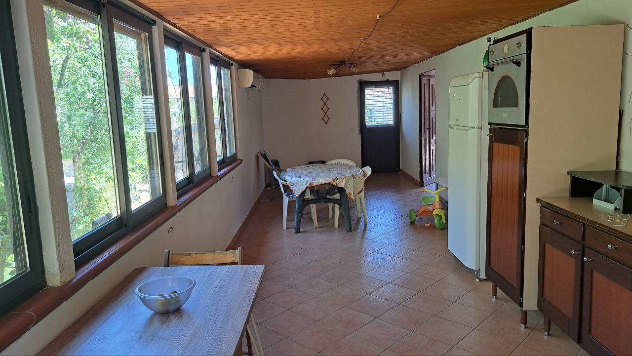 Via Esterna Sant'Elia villino con cucina abitabile