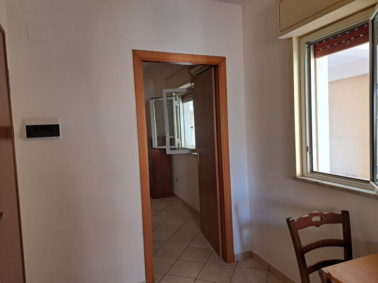 Via della Repubblica, rifinito monolocale arredato