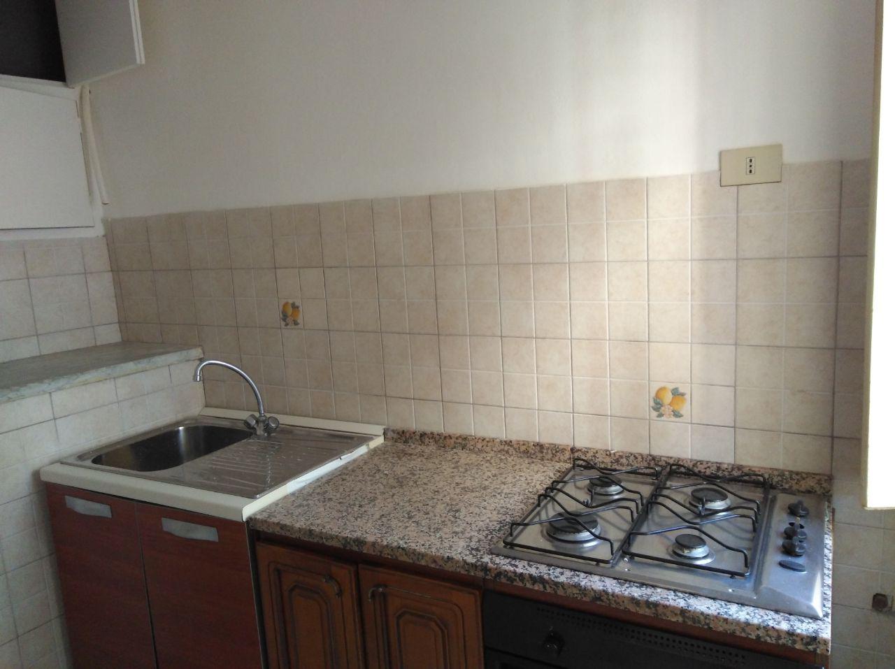 Via Antonio Veneziano, confortevole due vani