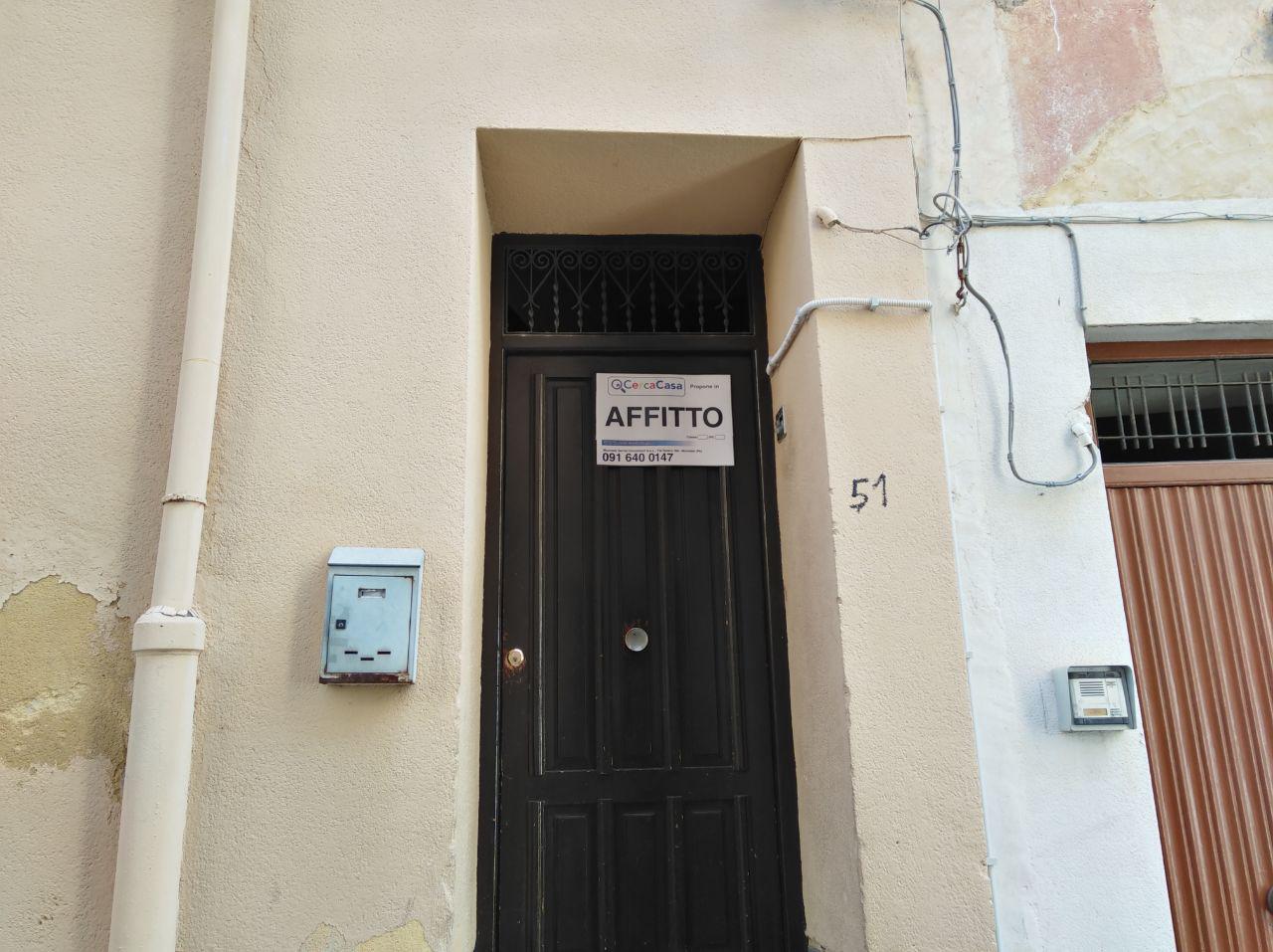 Via Antonio Veneziano, confortevole due vani