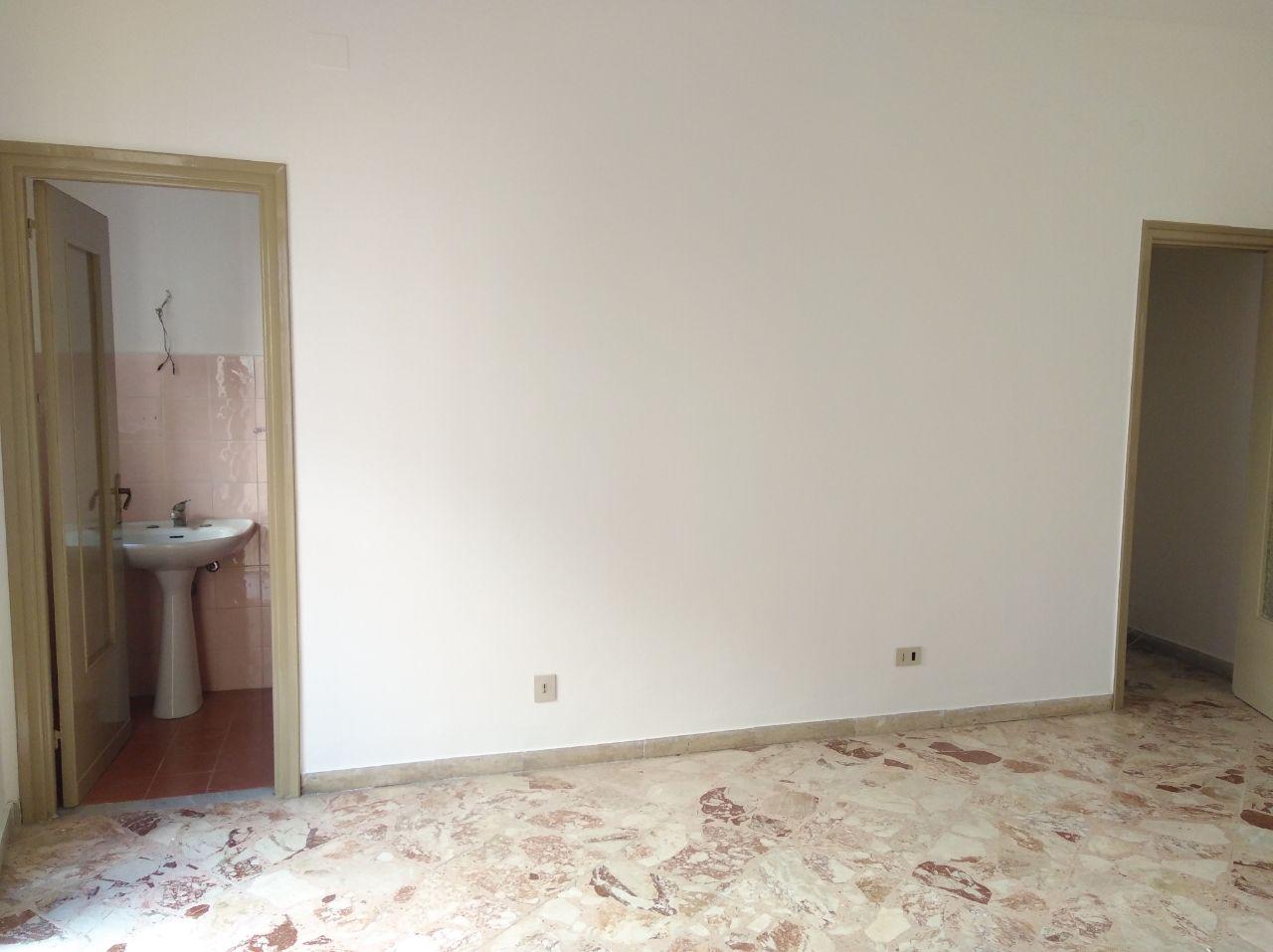 Via Antonio Veneziano, confortevole due vani