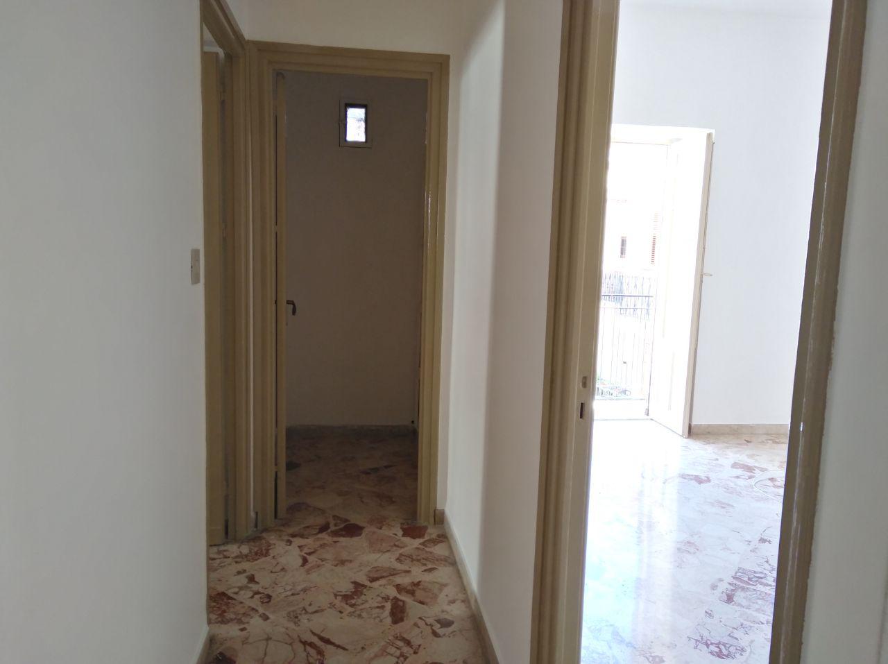 Via Antonio Veneziano, confortevole due vani