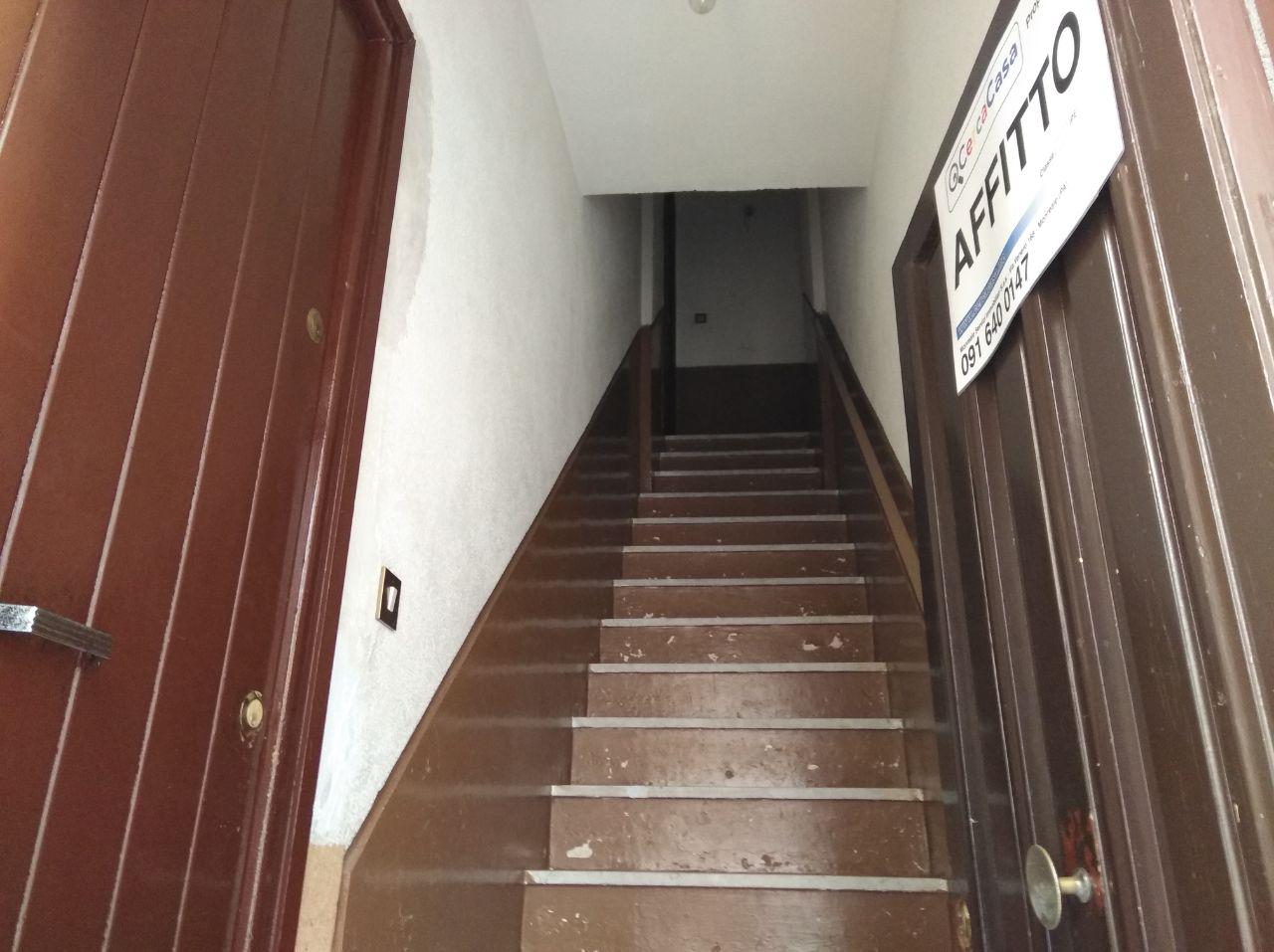 Via Antonio Veneziano, confortevole due vani