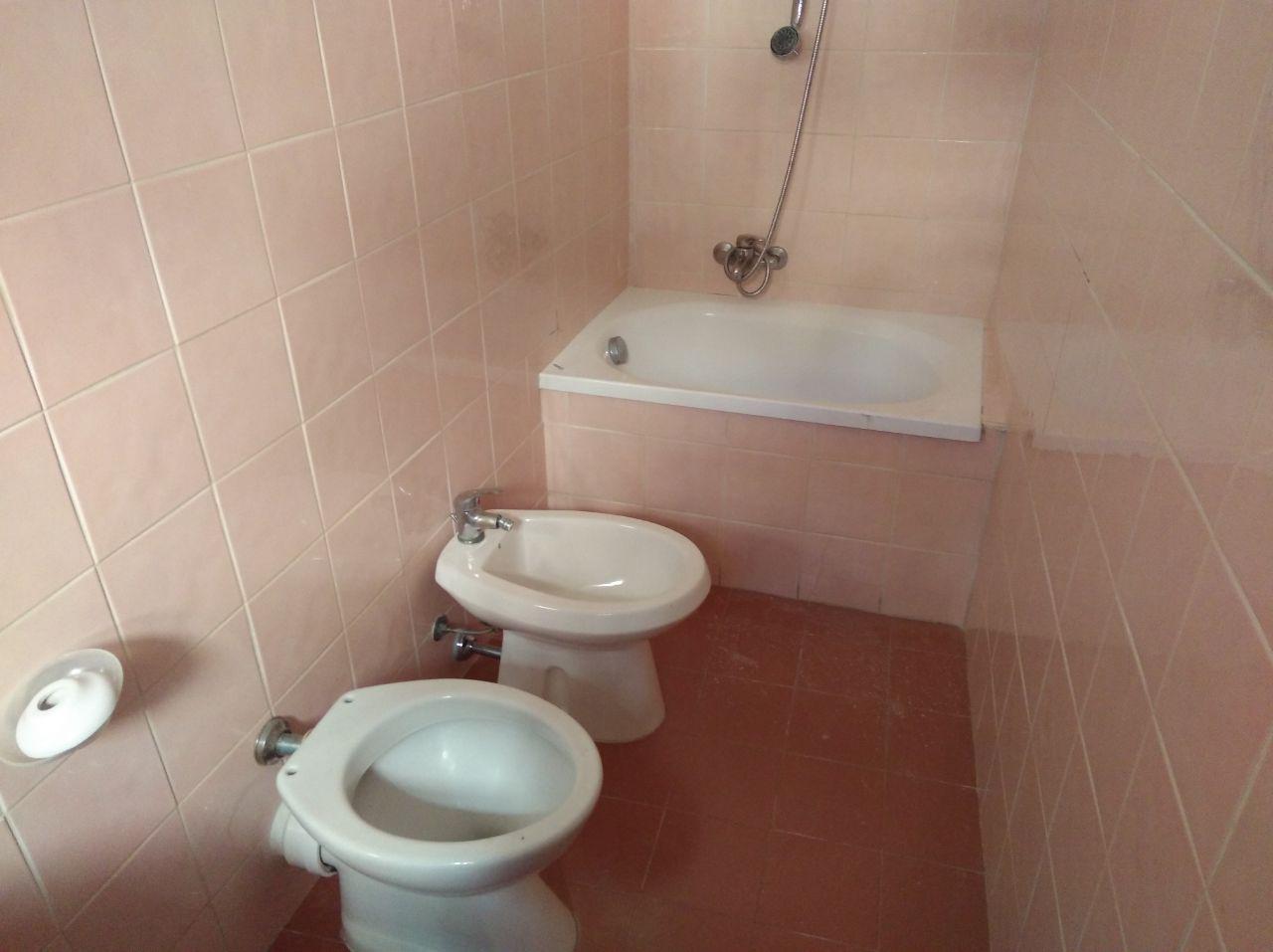 Via Antonio Veneziano, confortevole due vani