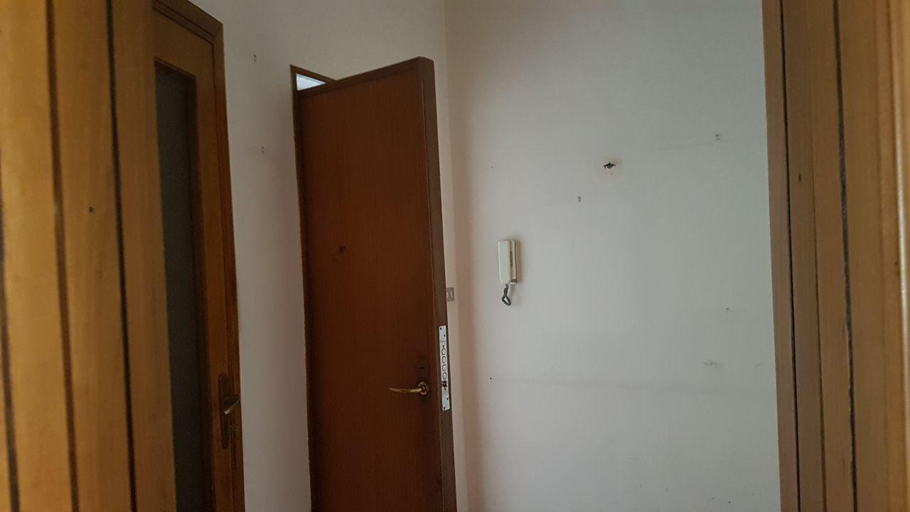 Via del Fante, luminoso appartamento con 3 balconi