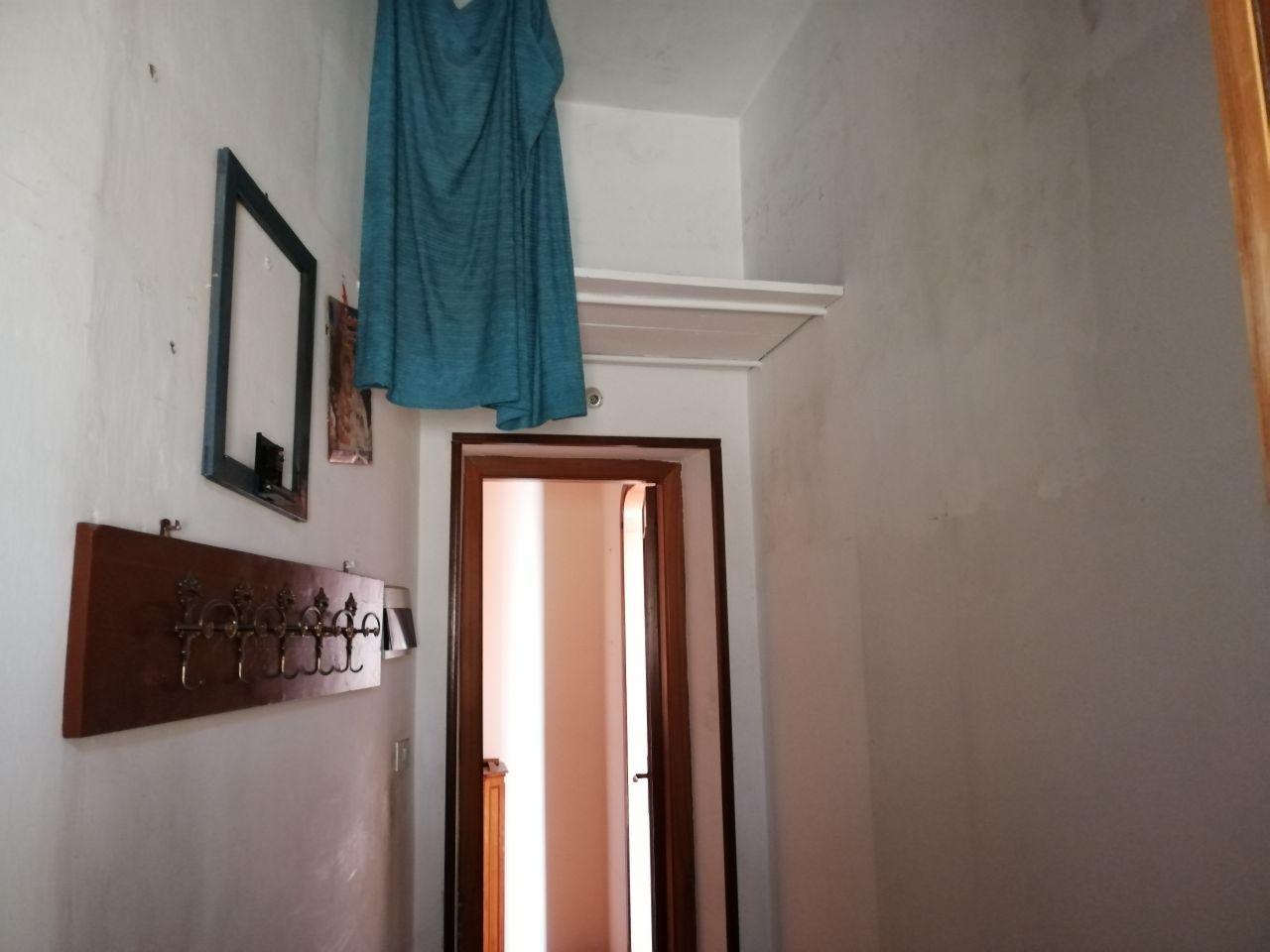 Via del Fante, luminoso appartamento con 3 balconi