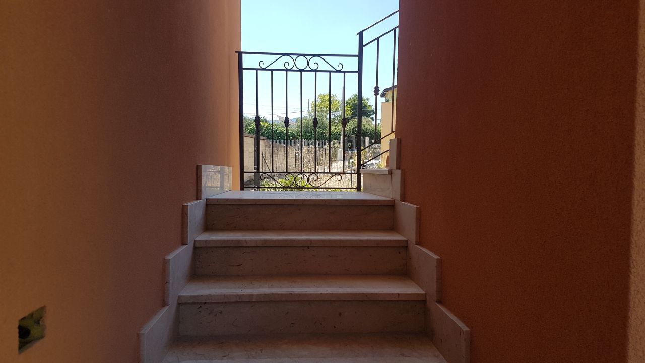 Via PonteParco recente e luminosa porzione di casa