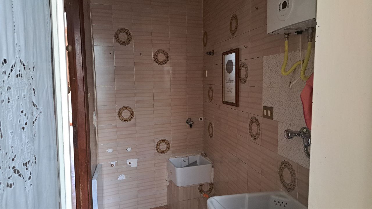 Via Venero grande 4 locali 2 servizi e ripostiglio