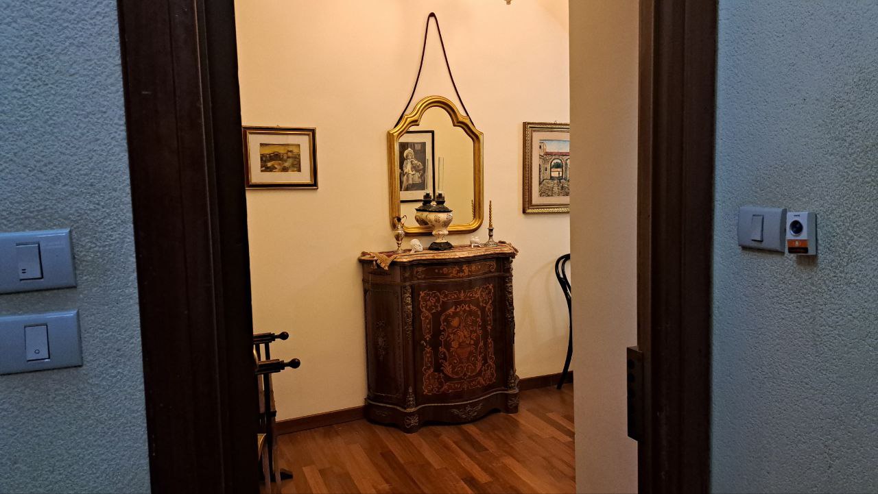 Via Venero grande 4 locali 2 servizi e ripostiglio