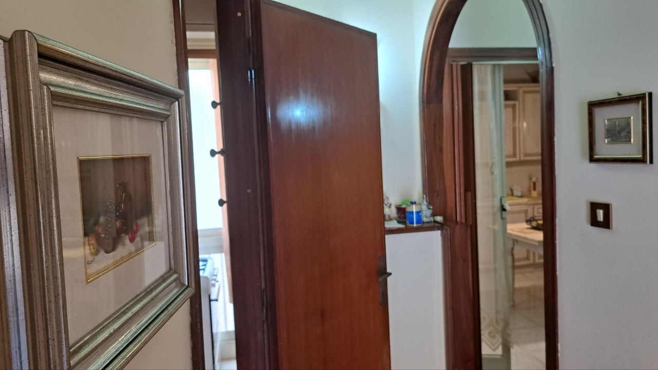 Via Venero grande 4 locali 2 servizi e ripostiglio