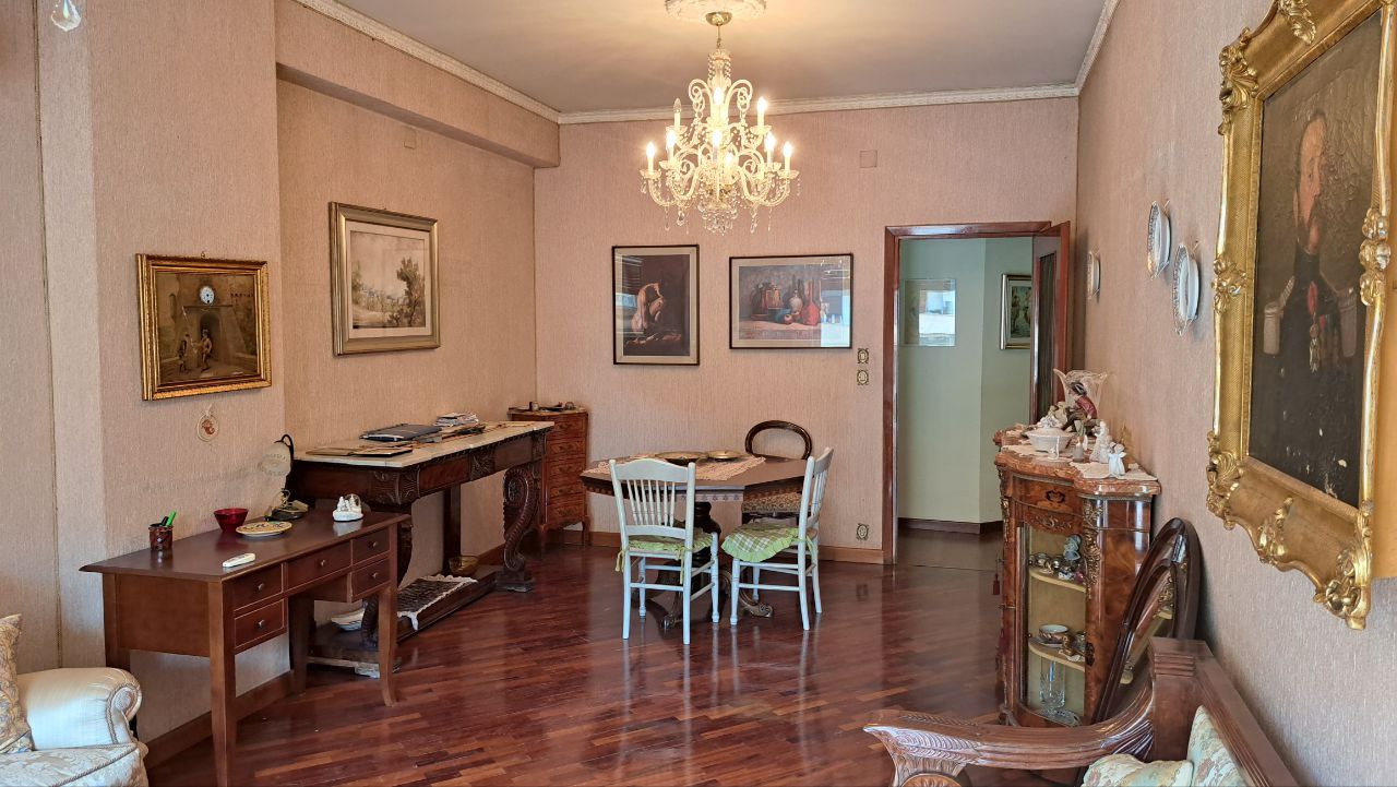 Via Venero grande 4 locali 2 servizi e ripostiglio