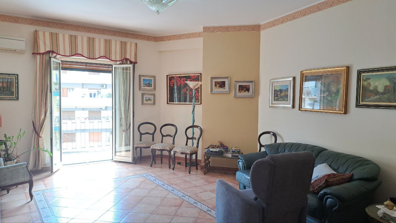 Via Venero grande 4 locali 2 servizi e ripostiglio