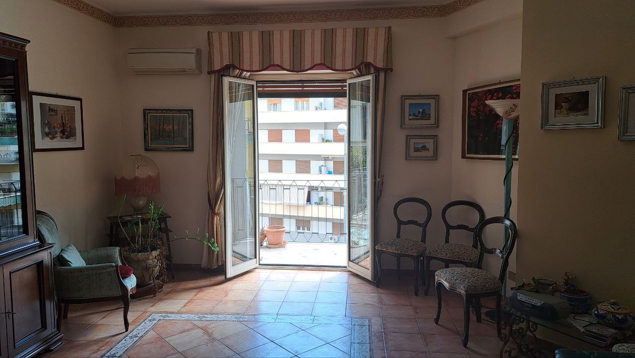 Via Venero grande 4 locali 2 servizi e ripostiglio